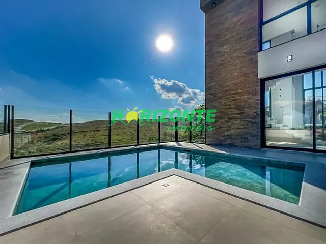 Casa com 532m² 4 quartos e 6 banheiros, à venda, no bairro Urbanova em São José dos Campos