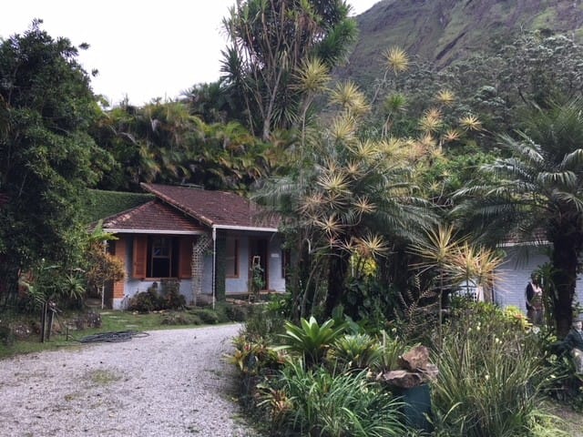 Casa com 8210m², à venda, no bairro Retiro em Petrópolis