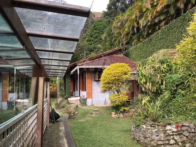 Casa com 8210m², à venda, no bairro Retiro em Petrópolis