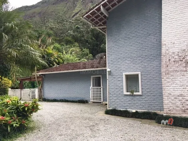 Casa com 8210m², à venda, no bairro Retiro em Petrópolis