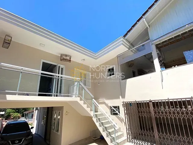 Casa com 344m² 4 quartos e 3 banheiros, à venda, no bairro São Marcos em Joinville