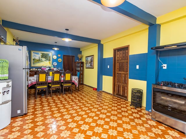 Casa com 434m² 3 quartos e 3 banheiros, à venda, no bairro Taboão em Curitiba