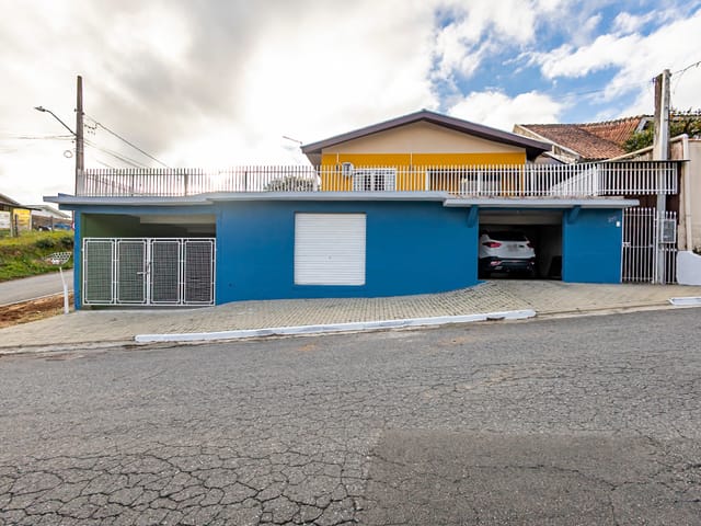 Casa com 434m² 3 quartos e 3 banheiros, à venda, no bairro Taboão em Curitiba