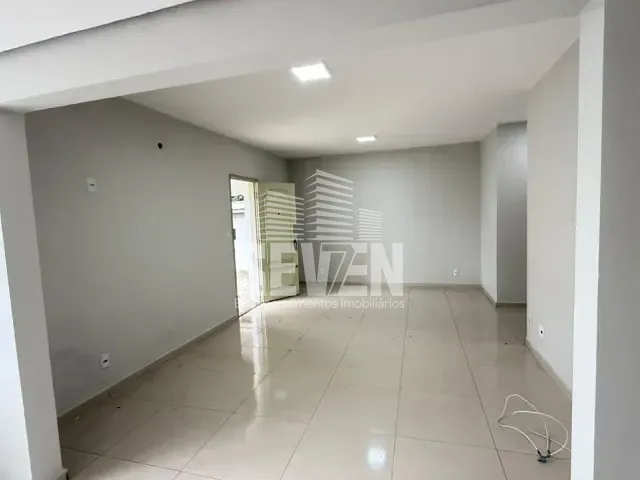 Casa com 570m² 3 quartos e 2 banheiros, à venda, no bairro Jardim Estoril em Bauru
