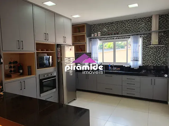 Casa 4 quartos e 6 banheiros, à venda, no bairro Jacareí em Jacareí