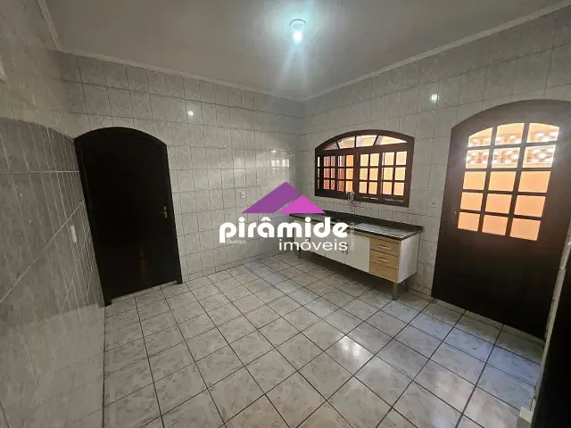 Casa 2 quartos e 1 banheiro, à venda, no bairro Bosque dos Eucaliptos em São José dos Campos
