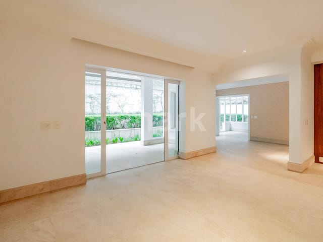 Casa com 480m² 4 quartos e 5 banheiros, à venda, no bairro Jardim Leonor em São Paulo