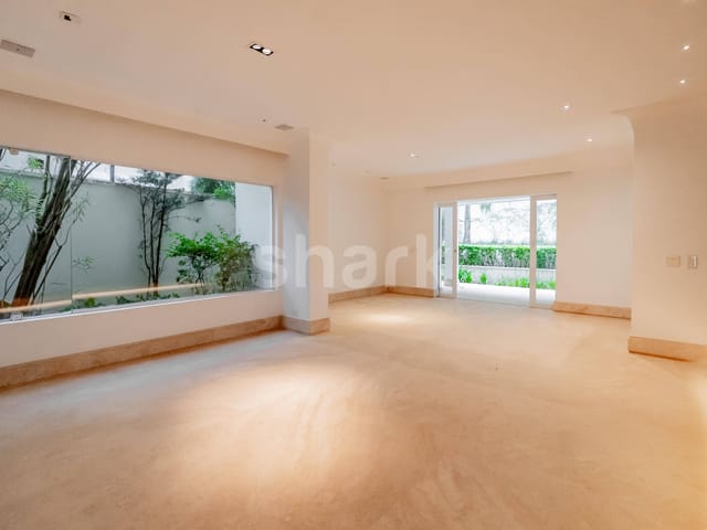 Casa com 480m² 4 quartos e 5 banheiros, à venda, no bairro Jardim Leonor em São Paulo