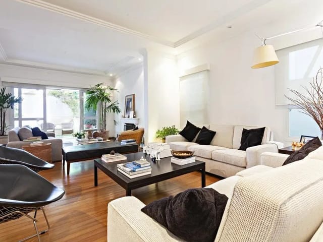 Casa com 480m² 4 quartos e 5 banheiros, à venda, no bairro Jardim Leonor em São Paulo