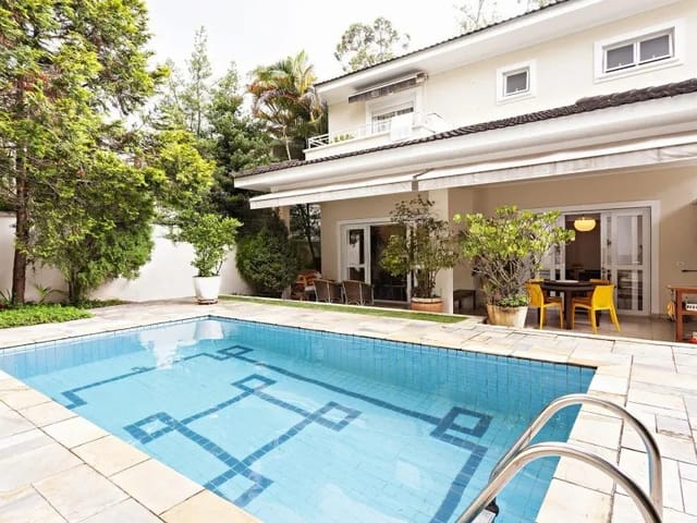 Casa com 480m² 4 quartos e 5 banheiros, à venda, no bairro Jardim Leonor em São Paulo