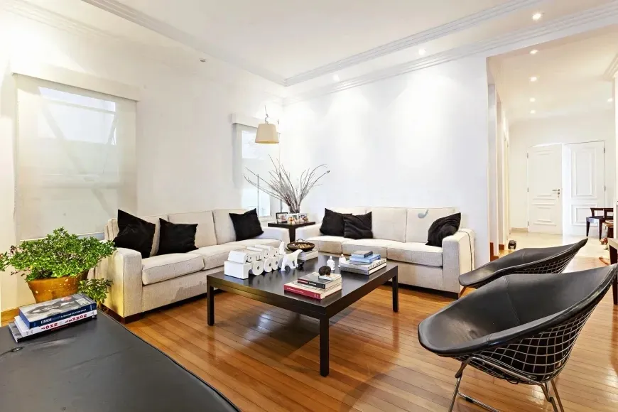 Casa em Jardim Leonor — foto 4