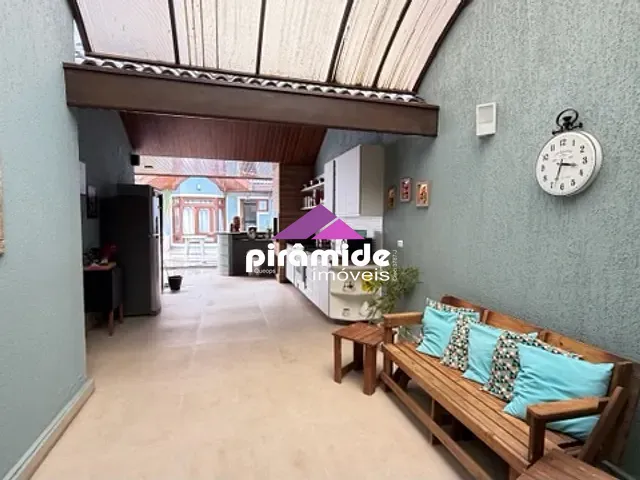 Casa 4 quartos e 4 banheiros, para alugar, no bairro Urbanova em São José dos Campos