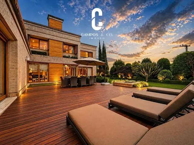Casa com 1739m² 6 quartos e 8 banheiros, à venda, no bairro Vila Capivari em Campos do Jordão