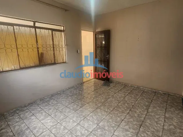 Casa 2 quartos e 1 banheiro, à venda, no bairro Roselândia em Barra Mansa
