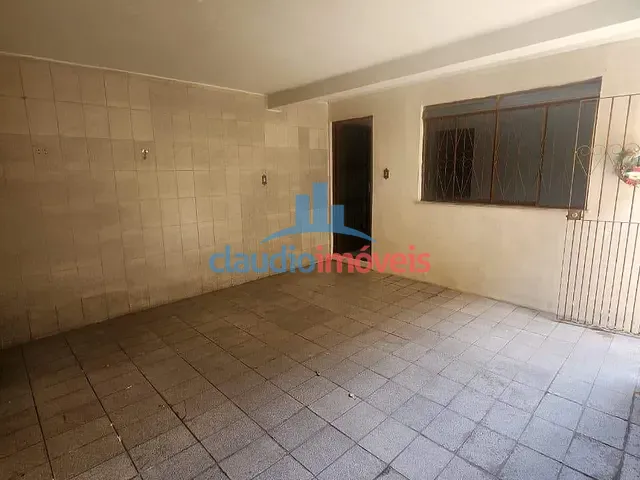 Casa 2 quartos e 1 banheiro, à venda, no bairro Roselândia em Barra Mansa