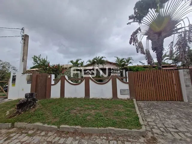 Casa 2 quartos e 2 banheiros, para alugar, no bairro Jauá (Abrantes) em Camaçari