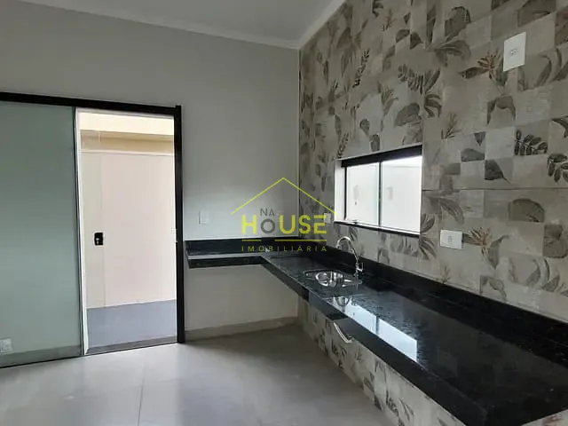 Casa 2 quartos e 1 banheiro, à venda, no bairro Parque Cidade Jardim II em Votuporanga