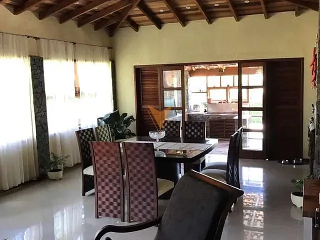 Casa com 2200m² 4 quartos e 6 banheiros, à venda, no bairro Recanto Suiço em Vargem Grande Paulista
