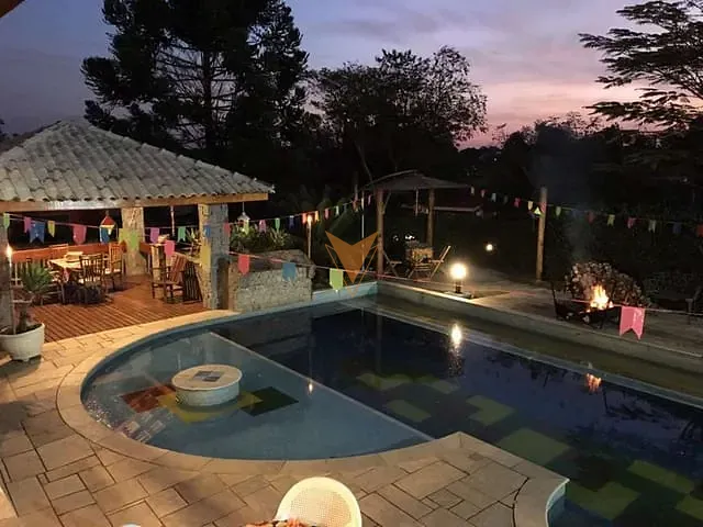 Casa com 2200m² 4 quartos e 6 banheiros, à venda, no bairro Recanto Suiço em Vargem Grande Paulista