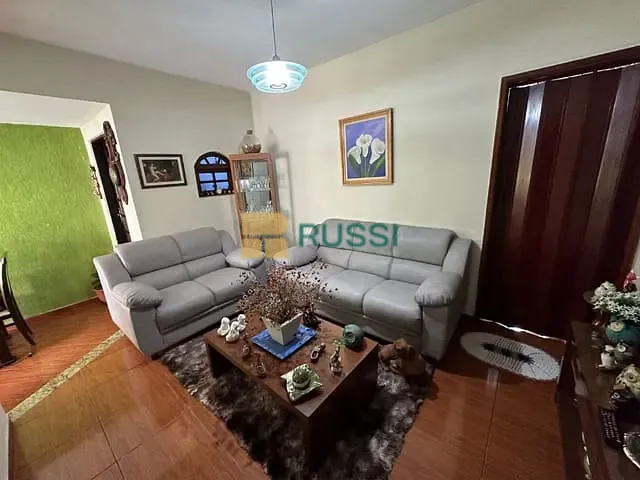 Casa com 125m² 2 quartos e 1 banheiro, à venda, no bairro Jardim Ismênia em São José dos Campos