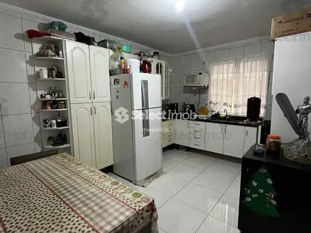 Casa com 99m² 2 quartos e 2 banheiros, à venda, no bairro Vila Assis Brasil em Mauá