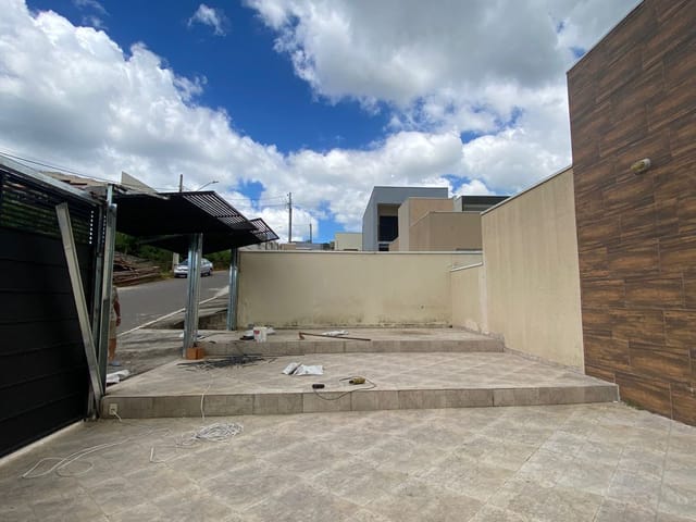 Casa 2 quartos e 1 banheiro, para alugar, no bairro Villa Garden em Extrema