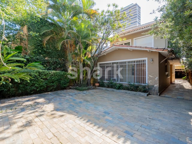 Casa com 428m² 2 quartos e 2 banheiros, à venda, no bairro Jardim Paulistano em São Paulo