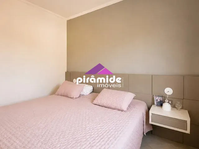 Casa 2 quartos e 2 banheiros, à venda, no bairro Jardim Califórnia em Jacareí