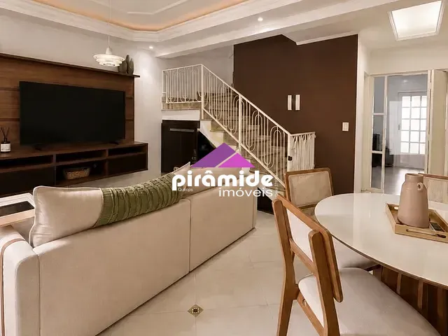 Casa 2 quartos e 2 banheiros, à venda, no bairro Jardim Califórnia em Jacareí