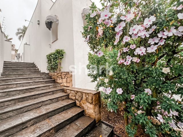 Casa com 711m² 4 quartos e 3 banheiros, à venda, no bairro Jardim Everest em São Paulo