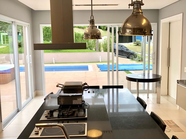 Casa com 1109m² 4 quartos e 7 banheiros, à venda, no bairro Jardim Indaiá em Embu das Artes