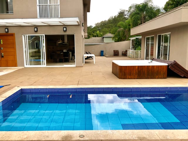Casa com 1109m² 4 quartos e 7 banheiros, à venda, no bairro Jardim Indaiá em Embu das Artes