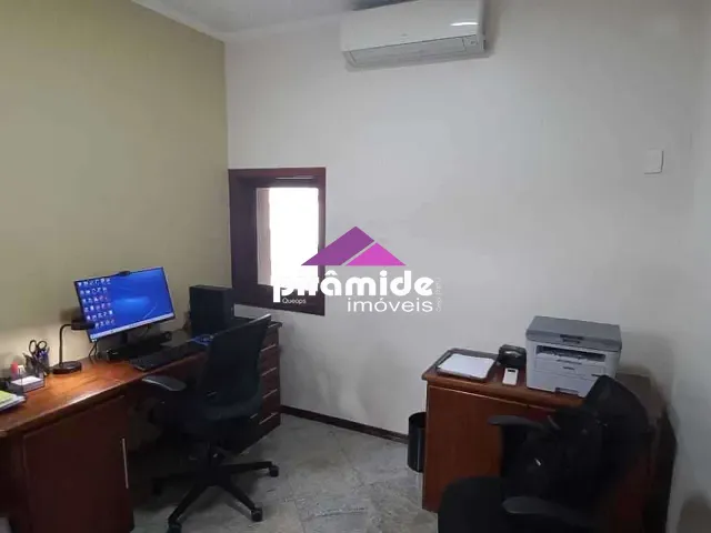 Casa com 360m² 4 quartos e 5 banheiros, à venda, no bairro Jardim das Colinas em São José dos Campos