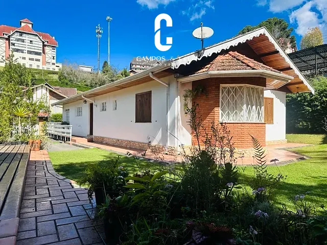 Casa com 2047m² 3 quartos e 4 banheiros, à venda, no bairro Vila Everest em Campos do Jordão