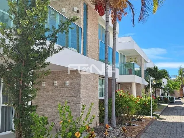 Casa com 200m² 4 quartos e 4 banheiros, à venda, no bairro Buraquinho em Lauro de Freitas