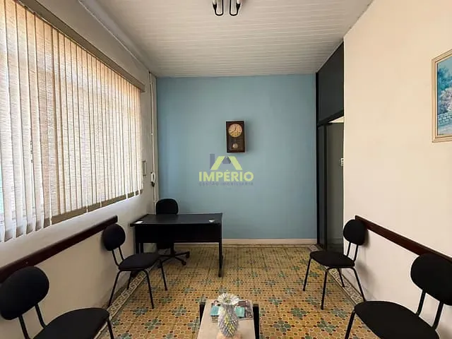 Casa com 289m² 1 quarto e 1 banheiro, à venda, no bairro Centro em Salto