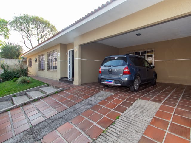 Casa com 293m² 3 quartos e 3 banheiros, à venda, no bairro Uberaba em Curitiba