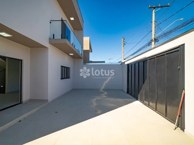 Casa 3 quartos e 5 banheiros, à venda, no bairro Portais (Polvilho) em Cajamar