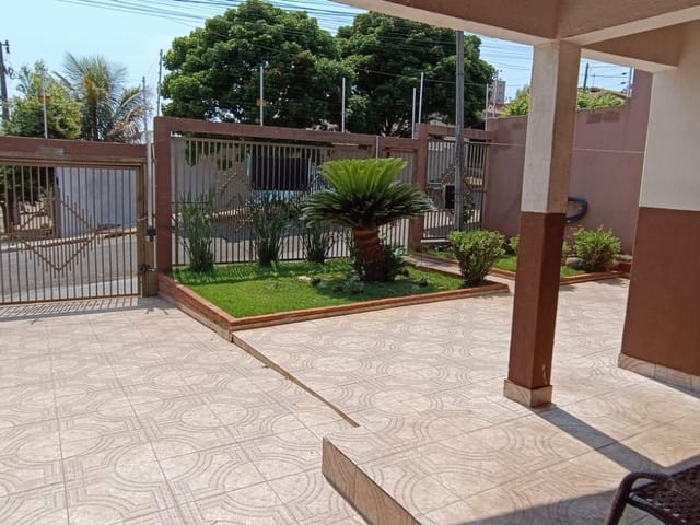 Casa com 200m² 3 quartos e 1 banheiro, à venda, no bairro Conjunto Habitacional Waldomiro M Gomes em Cambé