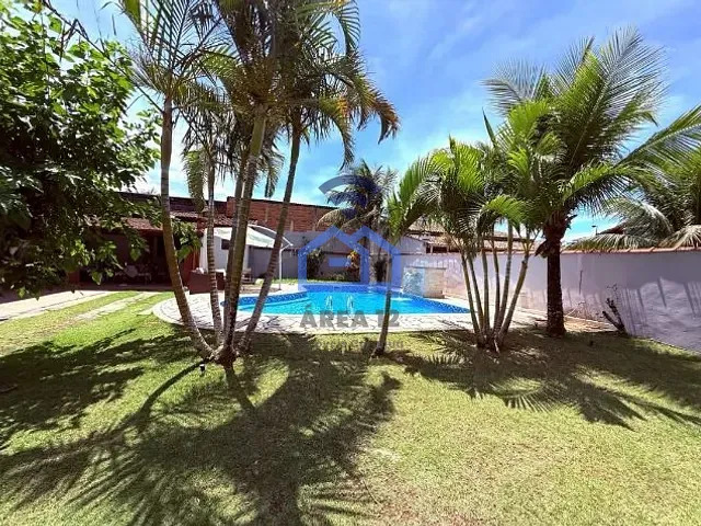 Casa com 500m² 2 quartos e 3 banheiros, à venda, no bairro Massaguaçu  em Caraguatatuba