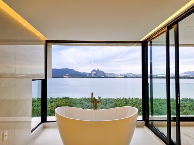 Casa com 600m² 4 quartos e 8 banheiros, à venda, no bairro Barra da Tijuca em Rio de Janeiro