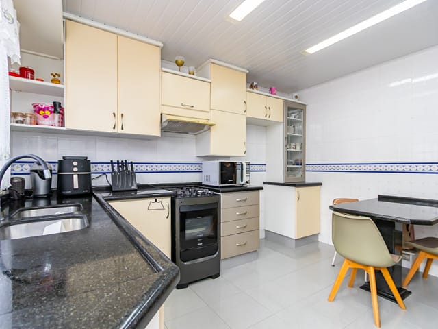 Casa com 224m² 4 quartos e 3 banheiros, à venda, no bairro Jardim das Américas em Curitiba