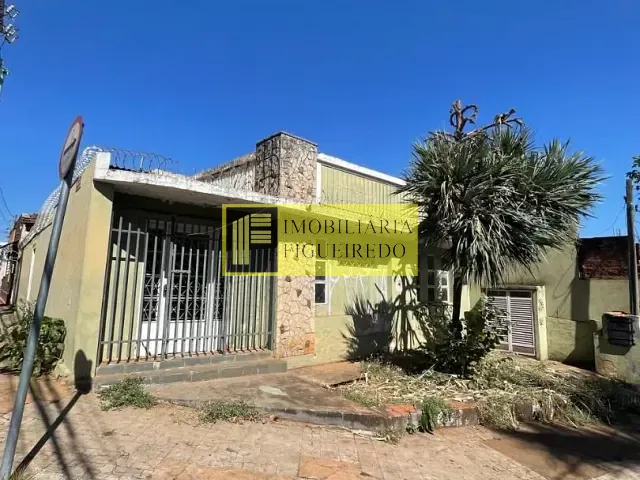 Casa com 205m² 3 quartos e 1 banheiro, à venda, no bairro Vila Santa Cruz em São José do Rio Preto