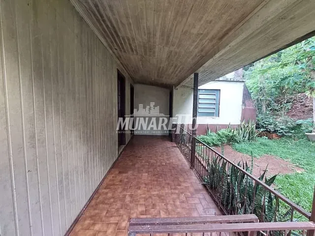 Casa com 121m², à venda, no bairro Centro em Concórdia