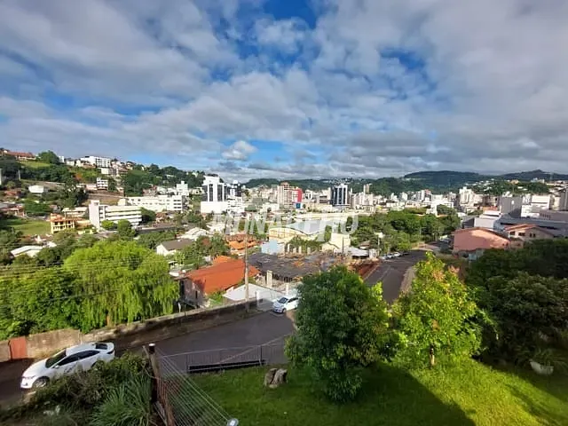 Casa com 121m², à venda, no bairro Centro em Concórdia