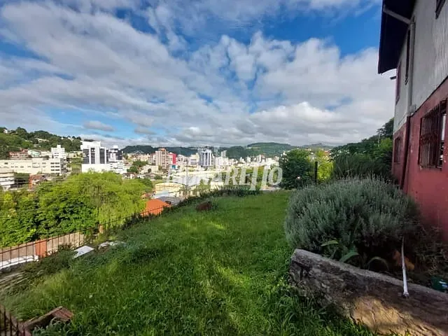 Casa com 121m², à venda, no bairro Centro em Concórdia