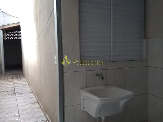 Casa com 125m² 3 quartos e 1 banheiro, à venda, no bairro Residencial Mombaça em Pindamonhangaba