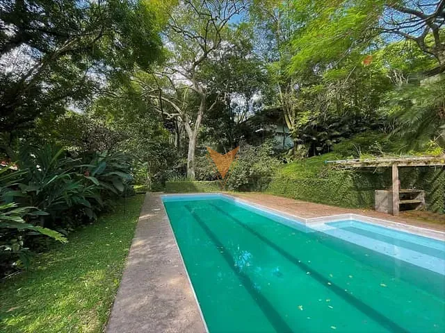 Casa com 1044m² 3 quartos e 3 banheiros, à venda, no bairro Chácara do Refúgio em Carapicuíba