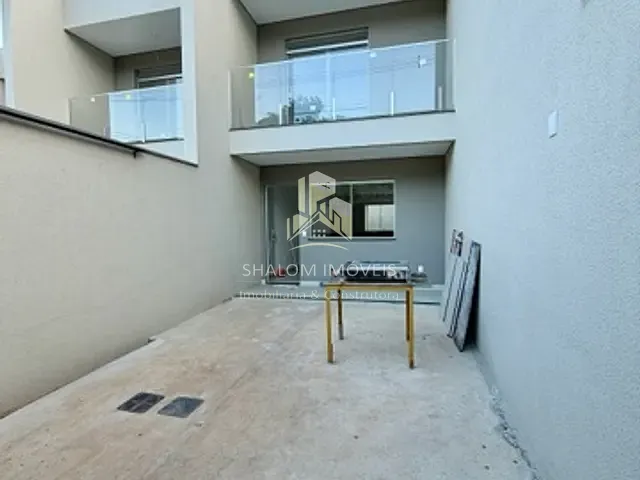 Casa 2 quartos e 2 banheiros, à venda, no bairro Parque Xangri-Lá em Contagem