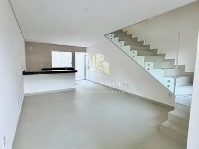 Casa 2 quartos e 2 banheiros, à venda, no bairro Parque Xangri-Lá em Contagem